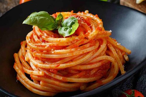 Spaghetti-al-pomodoro-la-ricetta-di-Carlo-Cracco-ricettasprint.jpg