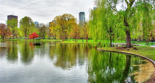 Boston_Public_Garden_panorama.jpg