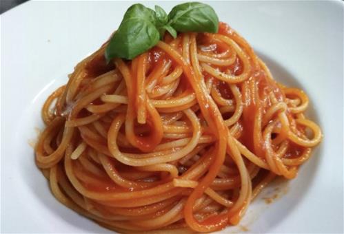 pasta-al-pomodoro-.jpg