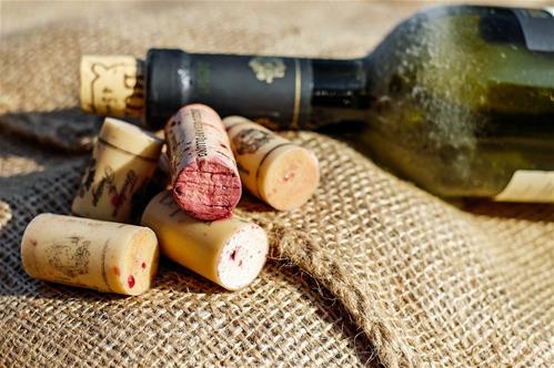 vino_sa_di_tappo_cosa_fare_07102828.jpg