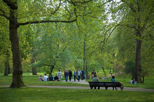 Green_Park,_London_-_April_2007.jpg