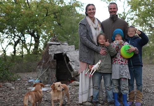famiglia nel bosco.jpg