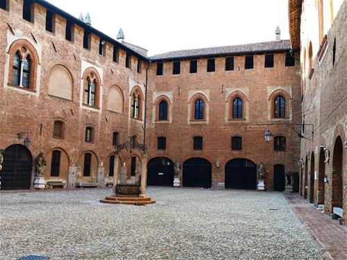 Castello-bolognini_1.jpg